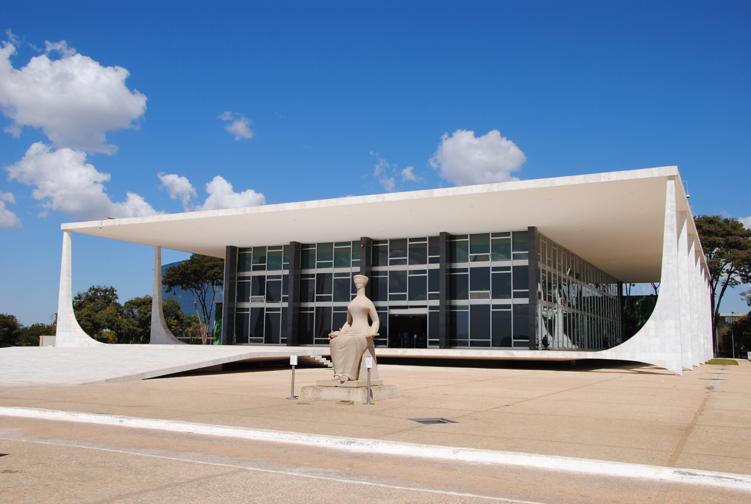 Para 41% dos brasileiros, trabalho do STF é “ruim” ou “péssimo”, aponta pesquisa PoderData